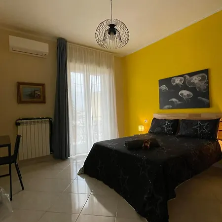 D'aponte Napoli Est Parcheggio Gratuito Nocleg ze śniadaniem